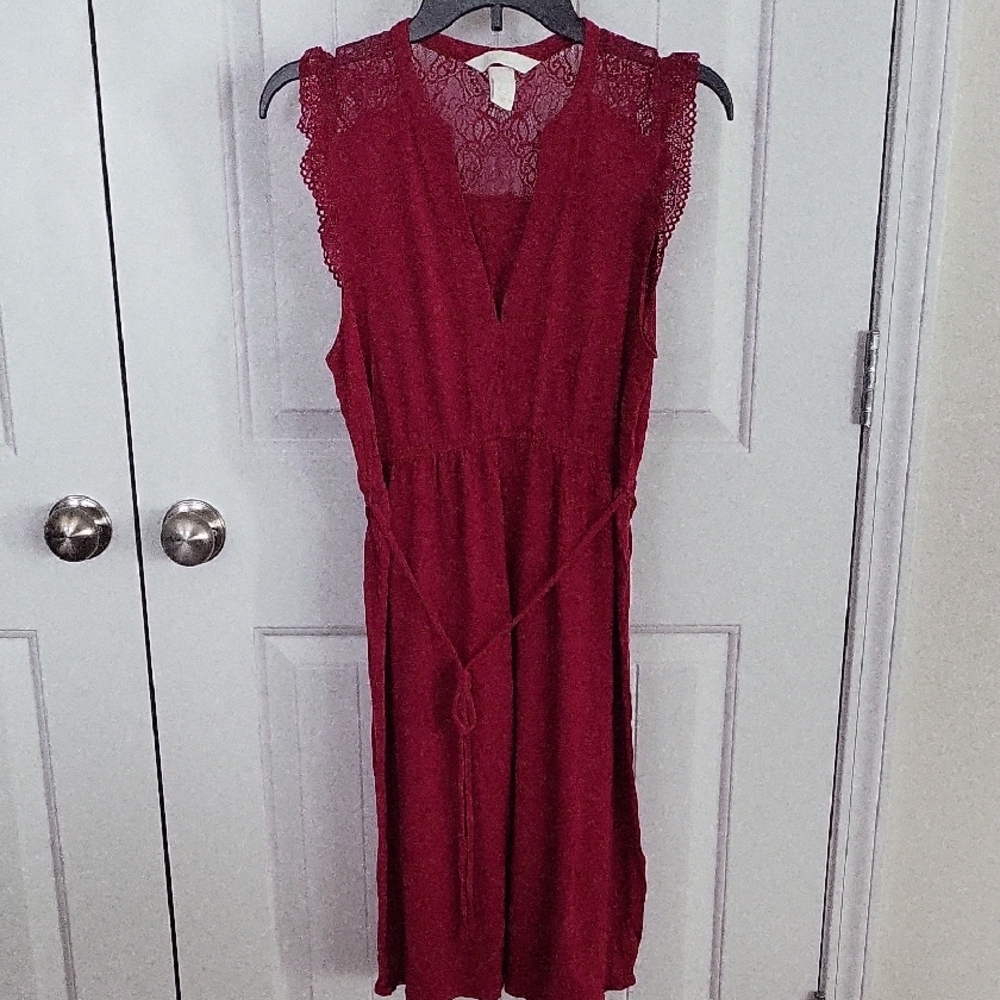 H&M Red Maternity V-Neck Sleeveless Midi Dress